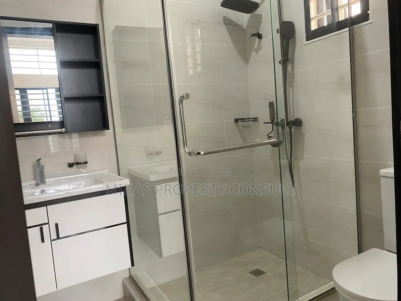3bdrm House in Oyarifa for sale