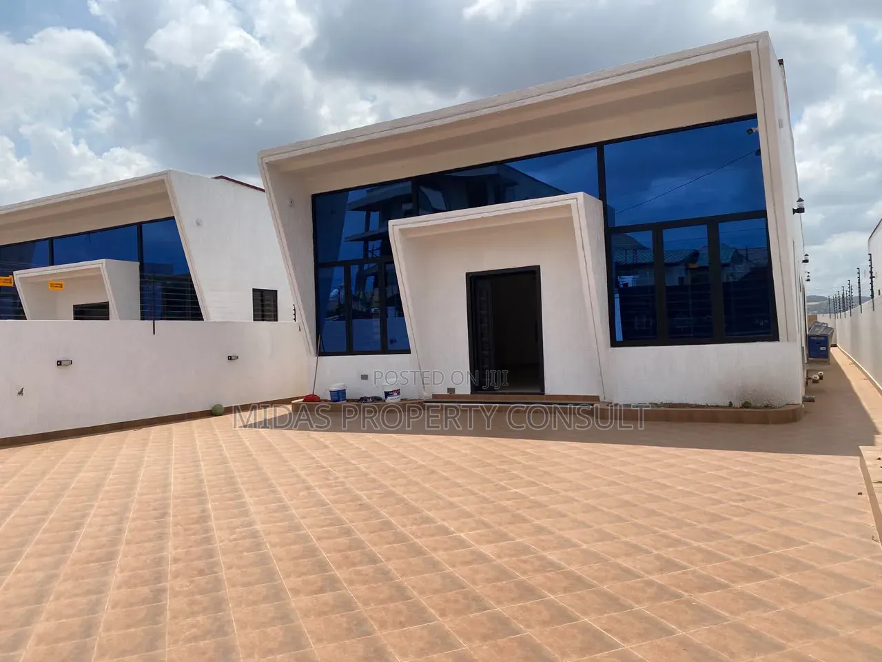 3bdrm House in Oyarifa for sale