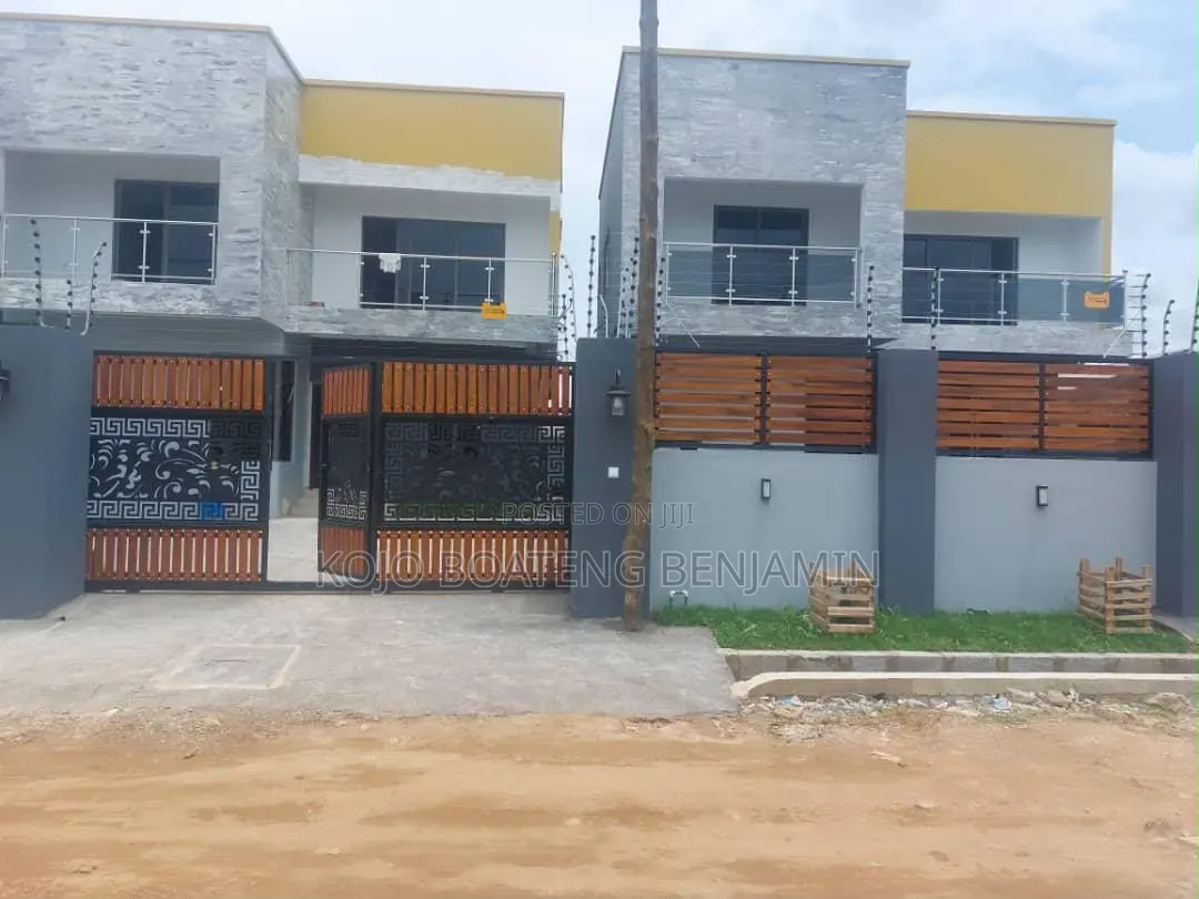 4bdrm House in Oyarifa Mall Area for rent