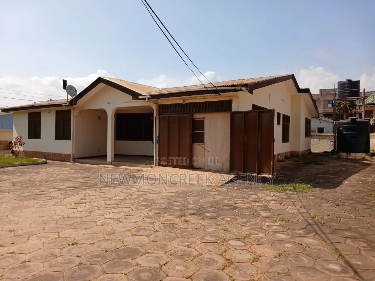 3bdrm Bungalow in Adenta Pantang, Barrier for sale