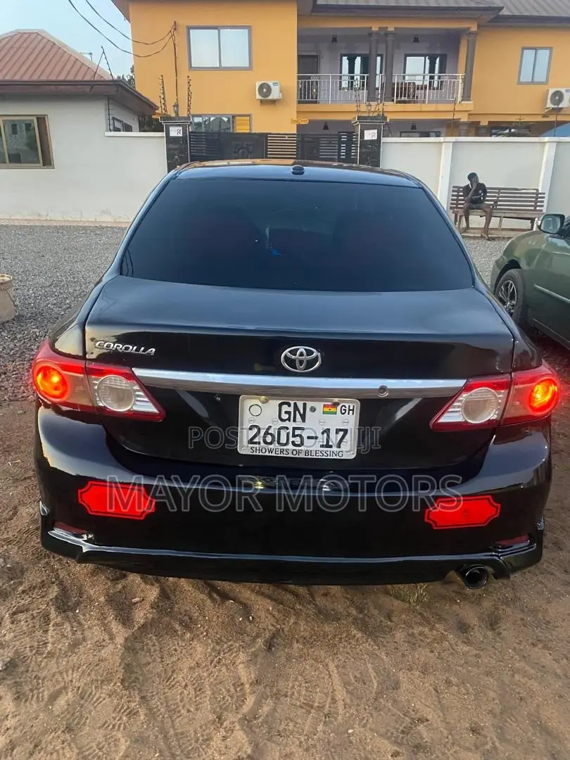 Toyota Corolla LE Special Edition 4dr Sedan (1.8L 4cyl 4A) 2013 Black