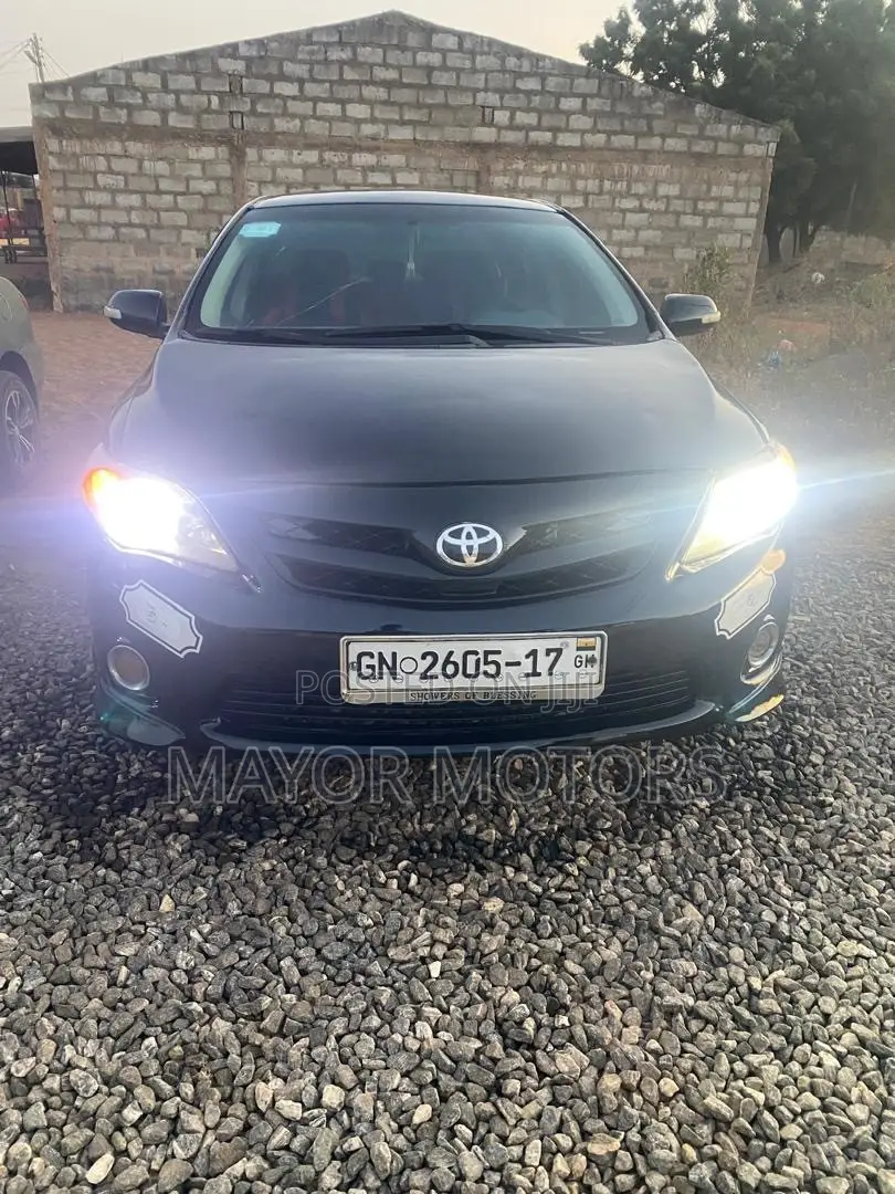 Toyota Corolla LE Special Edition 4dr Sedan (1.8L 4cyl 4A) 2013 Black