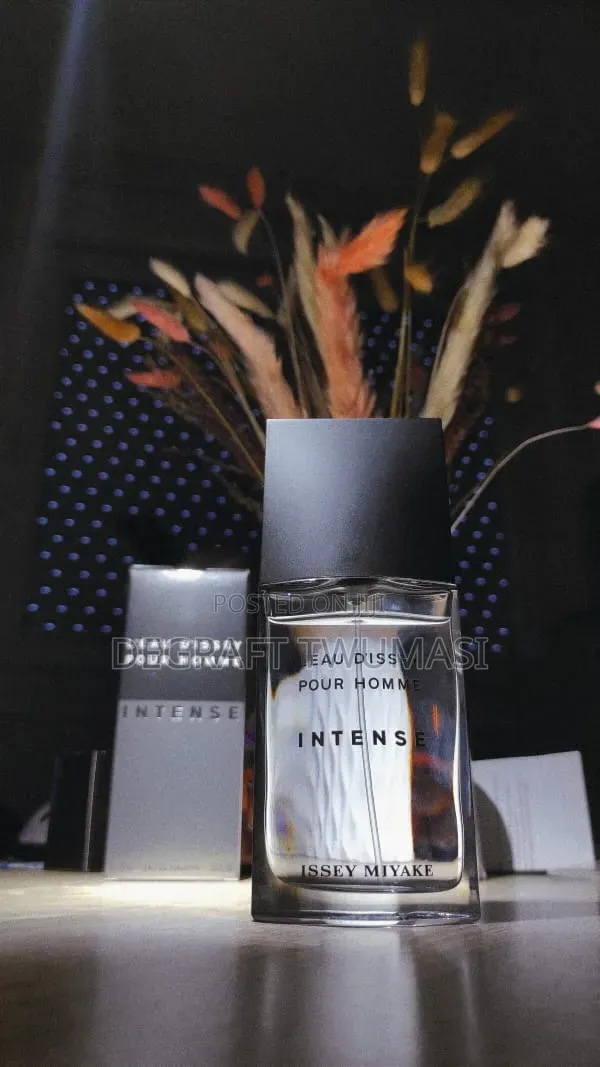 Issey Miyake Eau D’Issey Pour Homme Intense