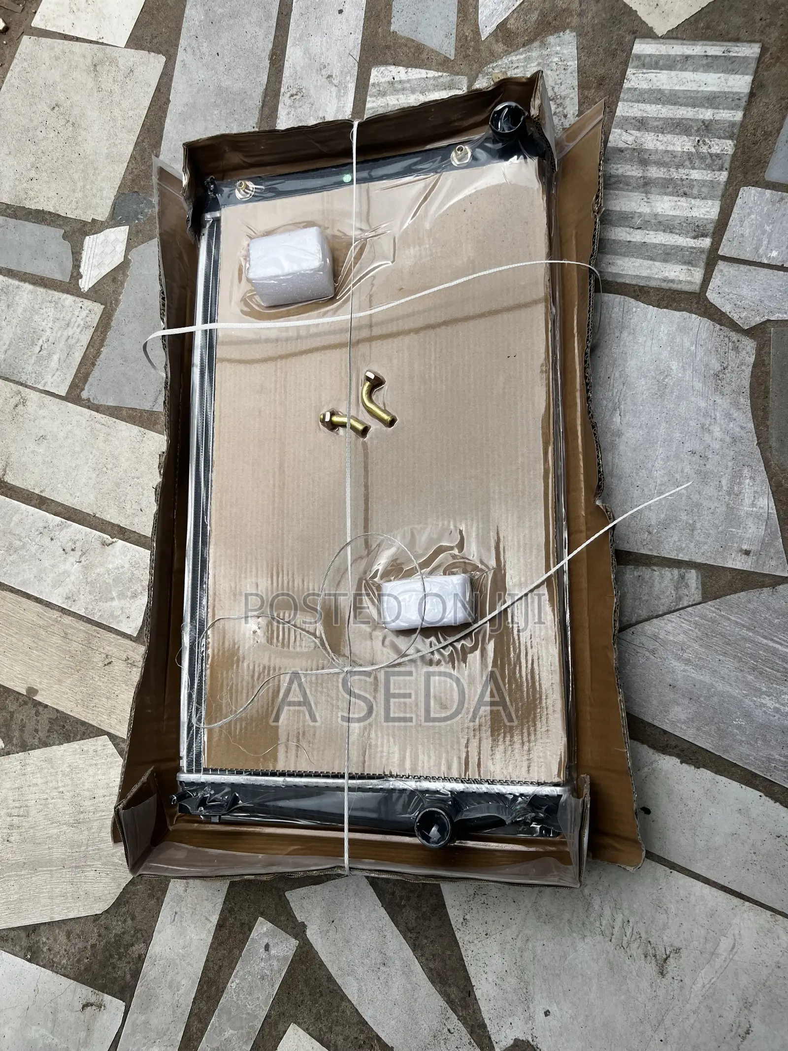 Toyota Ram4 Radiator Water Tank 2011 2012 2013 2014