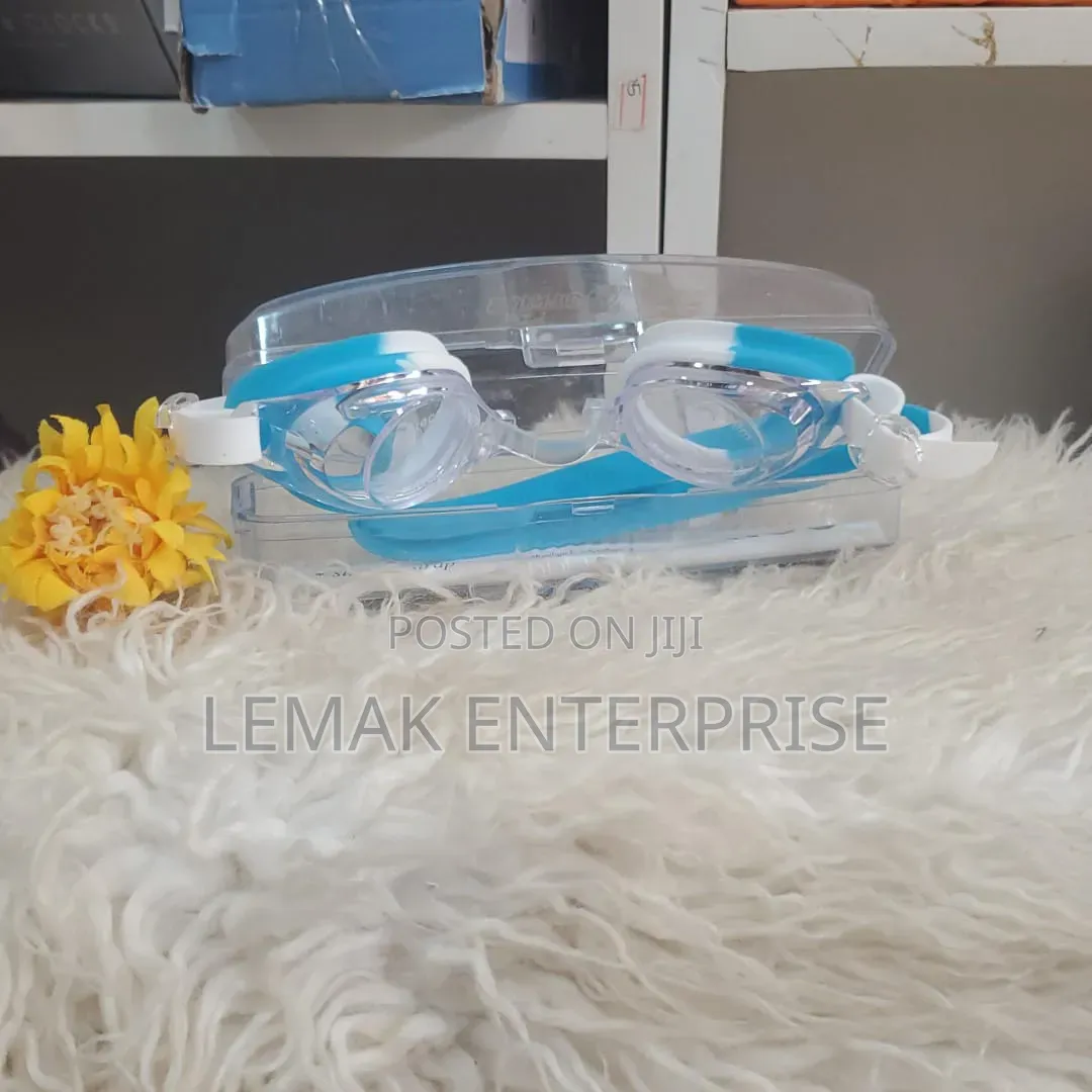 Anti-Fog UV Protection HD Lenses Swimming Goggles