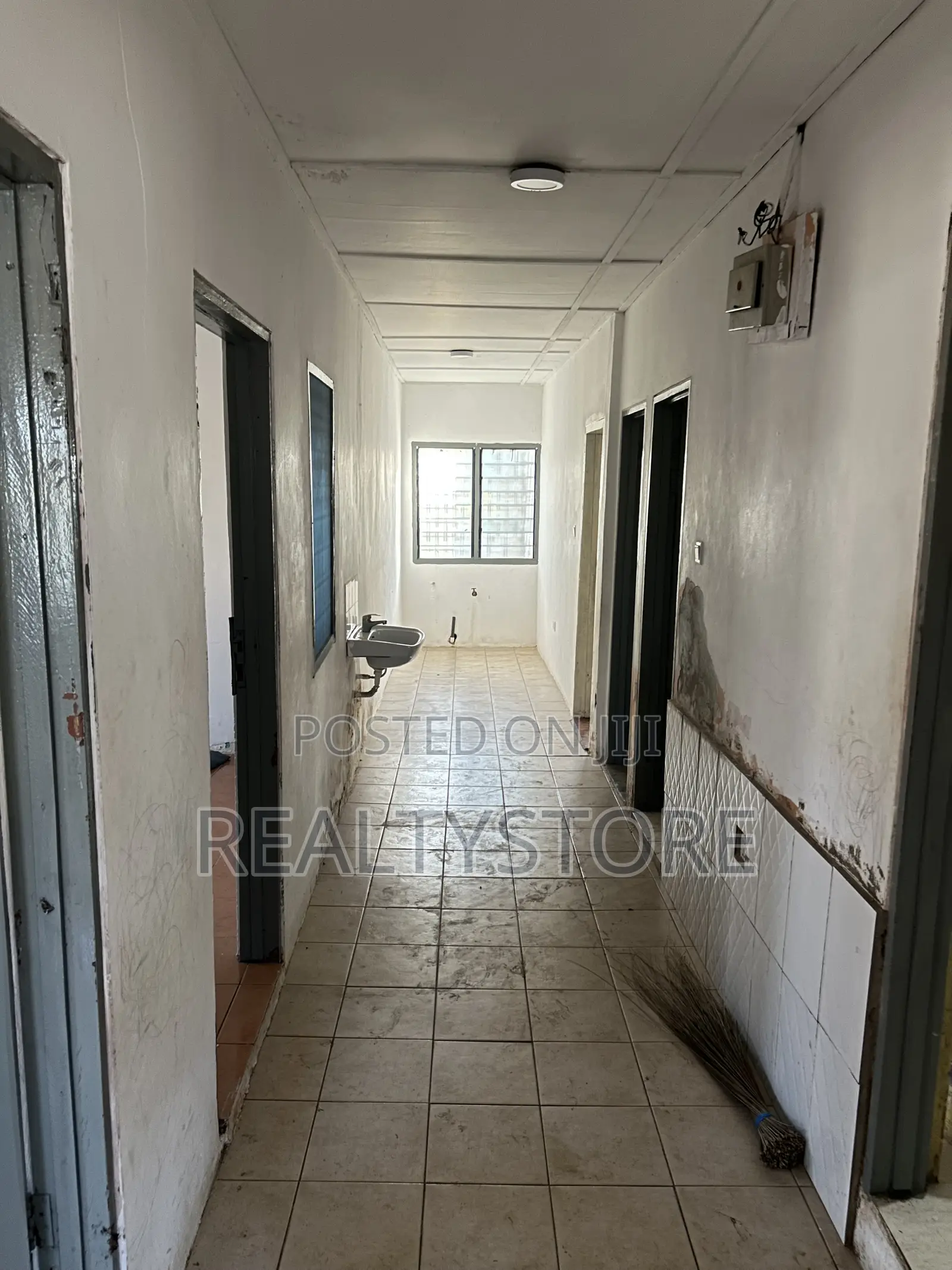 4bdrm House in Ashongman Estate, Accra Metropolitan for sale