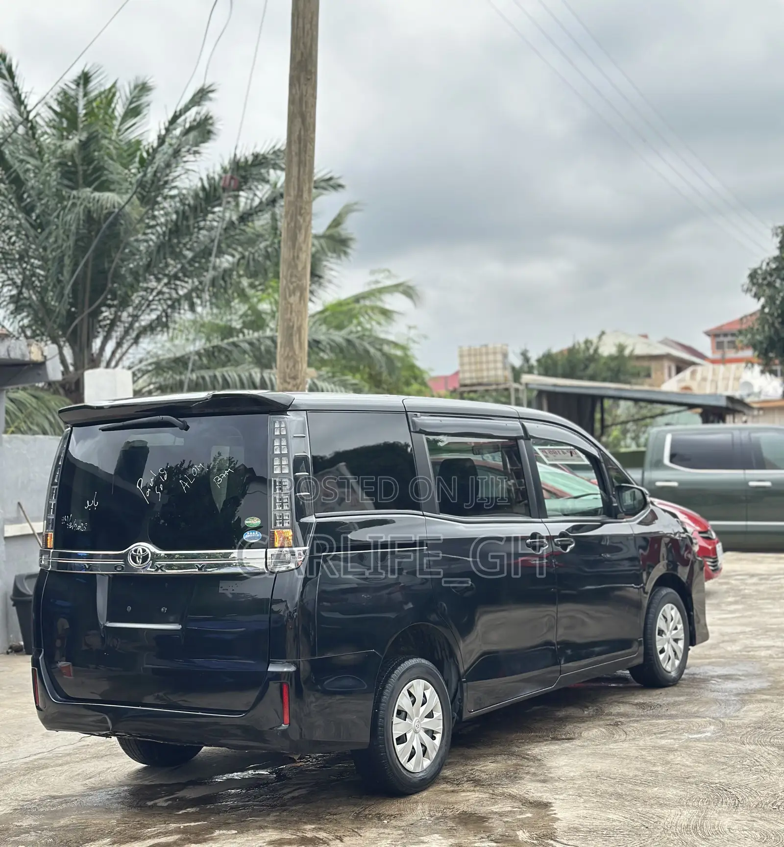 Toyota Voxy X 4WD 7-Seater 2015 Black