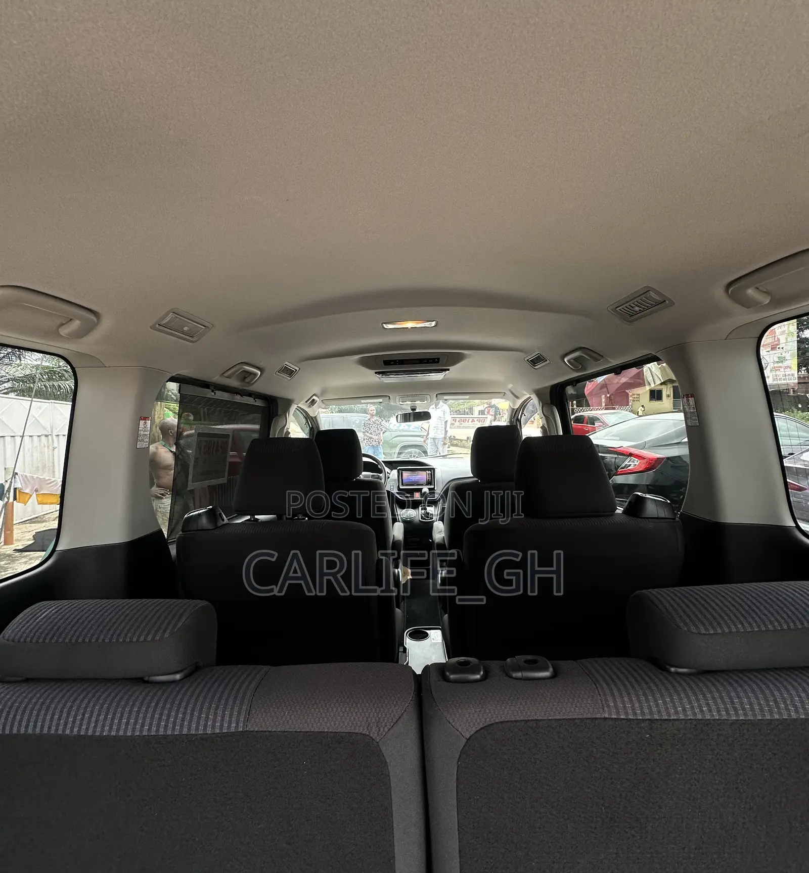 Toyota Voxy X 4WD 7-Seater 2015 Black