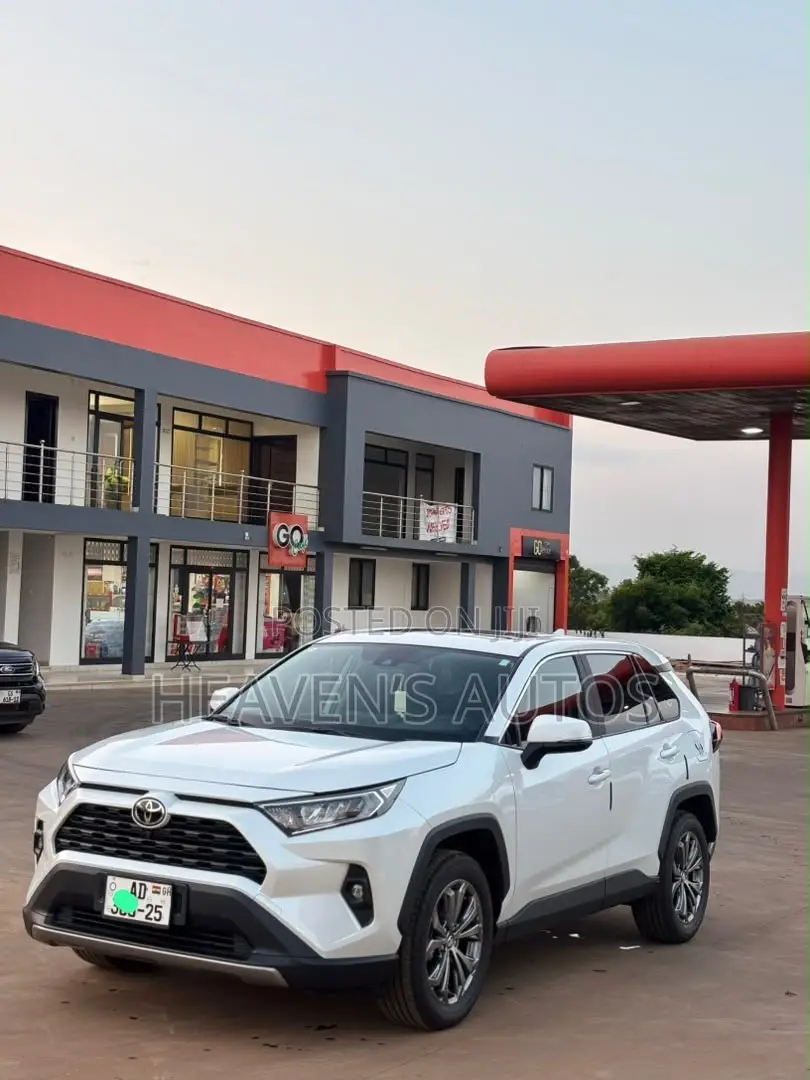 Toyota RAV4 2024 White
