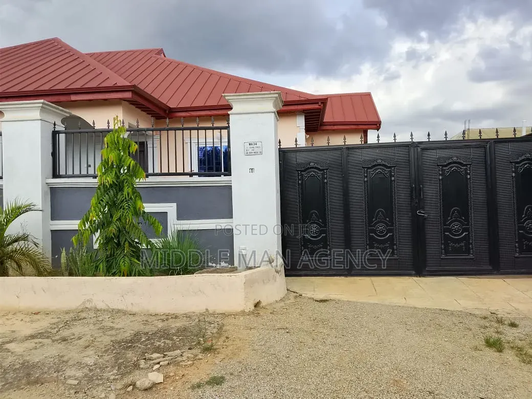 Furnished 4bdrm House in Middle Man Agency, Kumasi Metropolitan