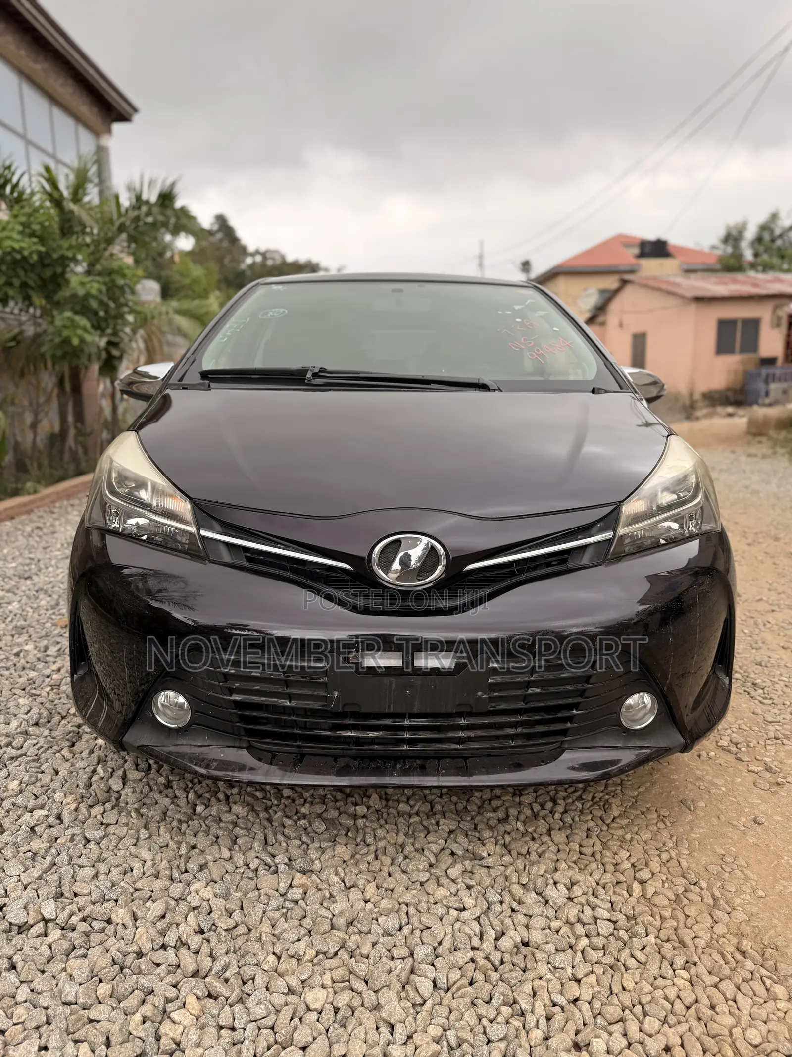 Toyota Vitz 1.3 FWD 5dr 2015 Burgundy