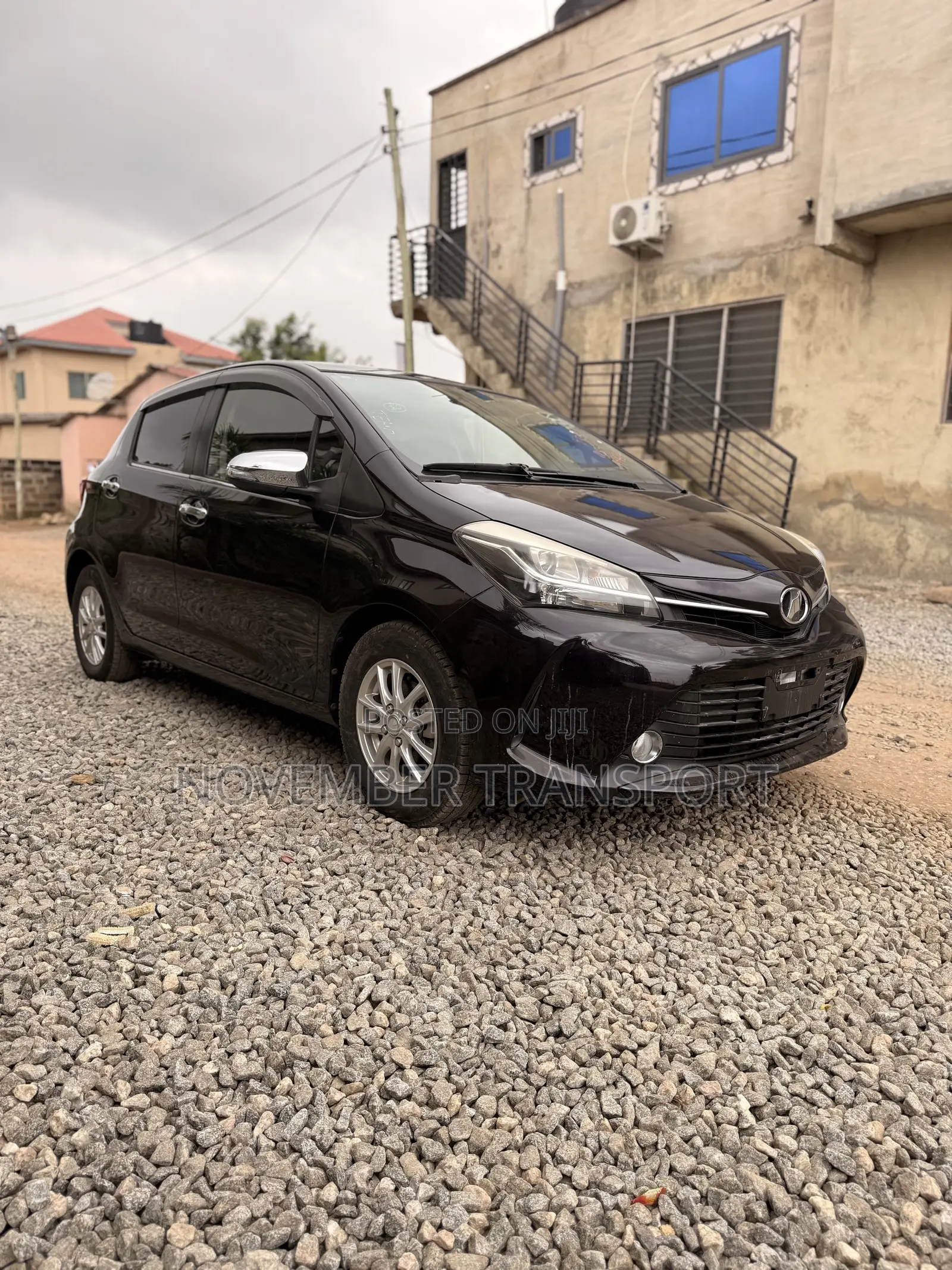 Toyota Vitz 1.3 FWD 5dr 2015 Burgundy