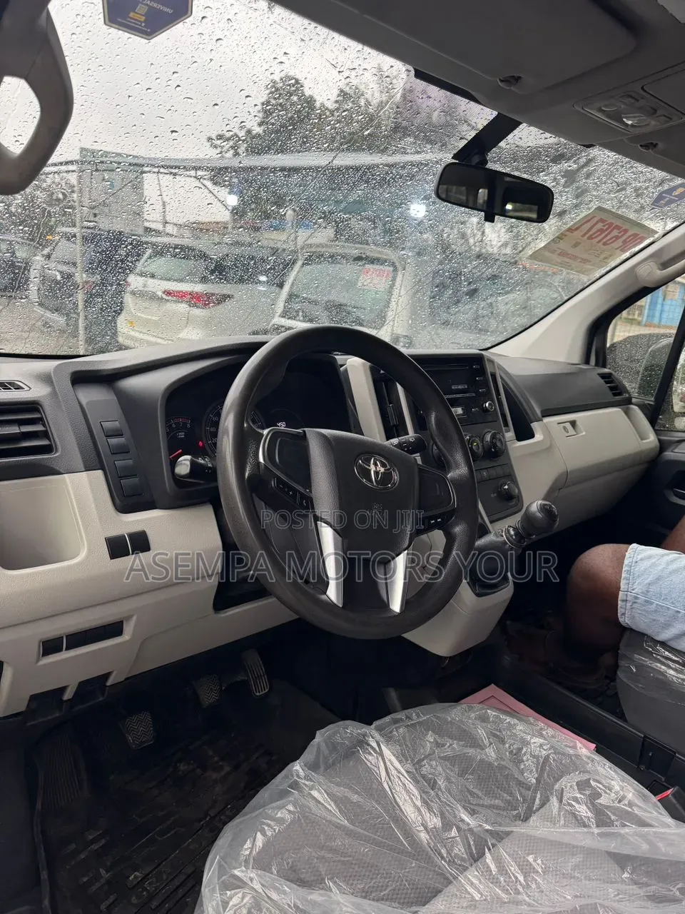 Toyota HiAce 2020 White