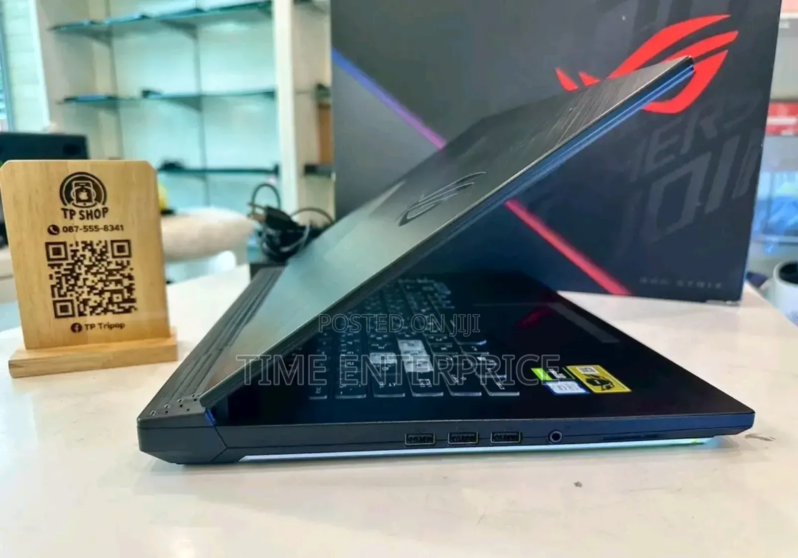 New Laptop Asus F82Q 8GB Intel Core i5 SSD 512GB
