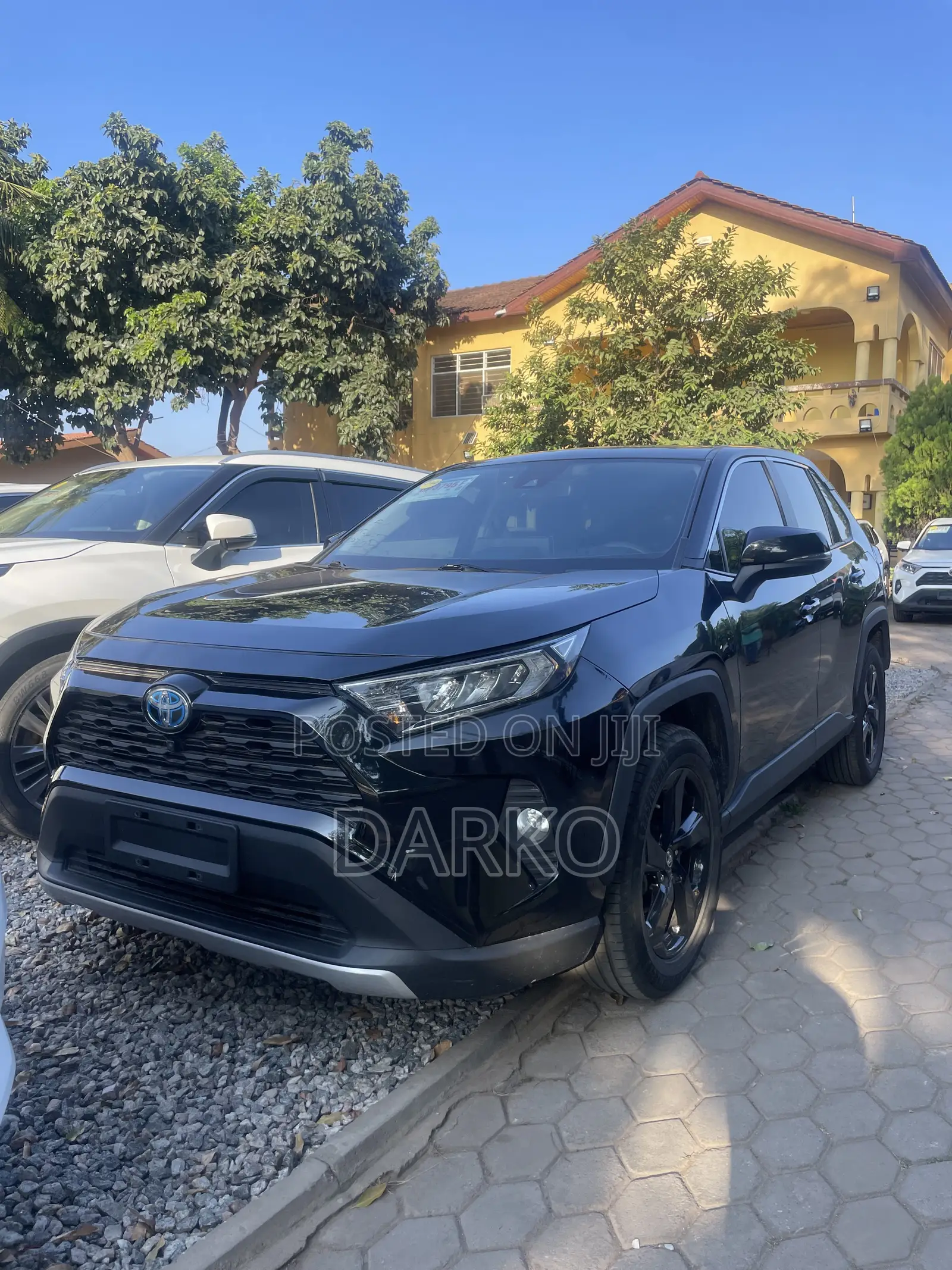 Toyota RAV4 XLE FWD 2020 Black
