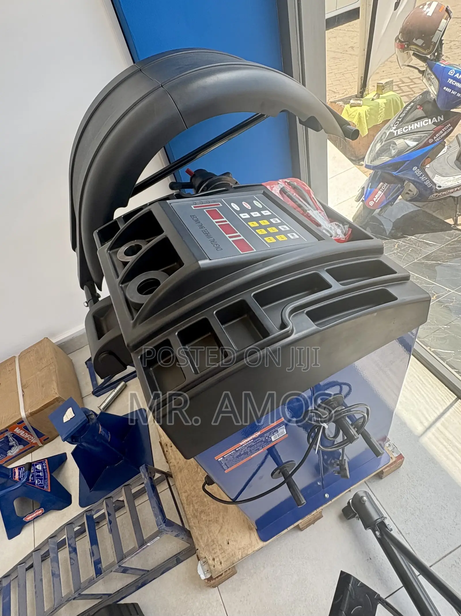 77kg Wheel Balancer With Self Calibration for 10-24” Wheels - Wkb2a02