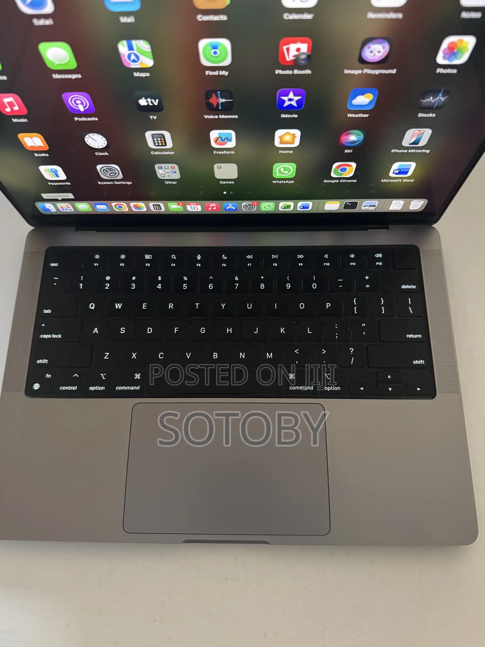 Laptop Apple MacBook Pro 2021 M1 16GB Apple M1 Pro SSD 512GB