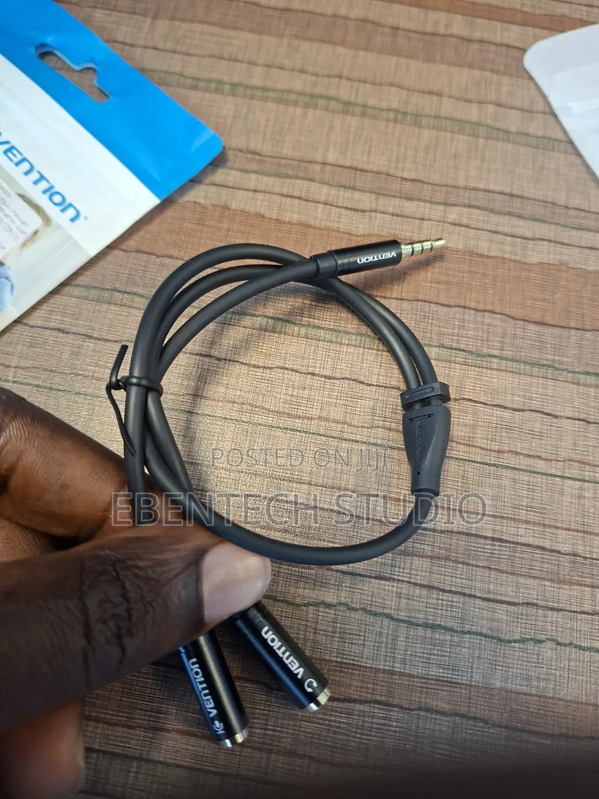 Headset Splitter to Mic and Earphone 3.5mm Jack