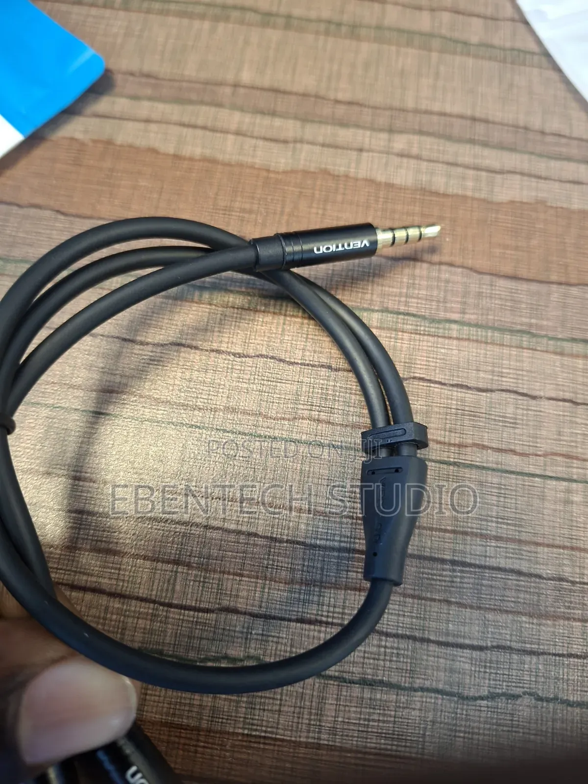 Headset Splitter to Mic and Earphone 3.5mm Jack