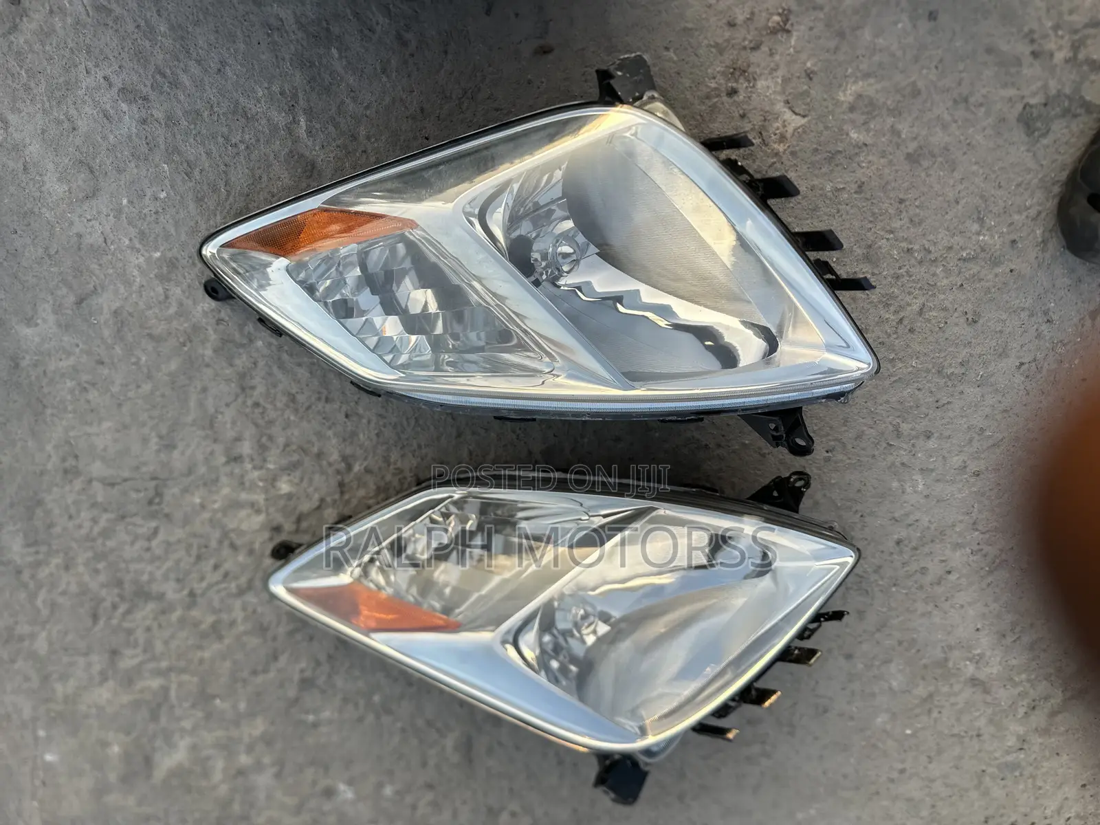 Toyota Prius 2004-2009 Headlight Pair