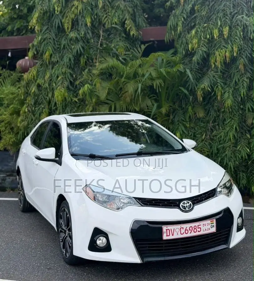 Toyota Corolla S 4dr Sedan (1.8L 4cyl CVT) 2014 White