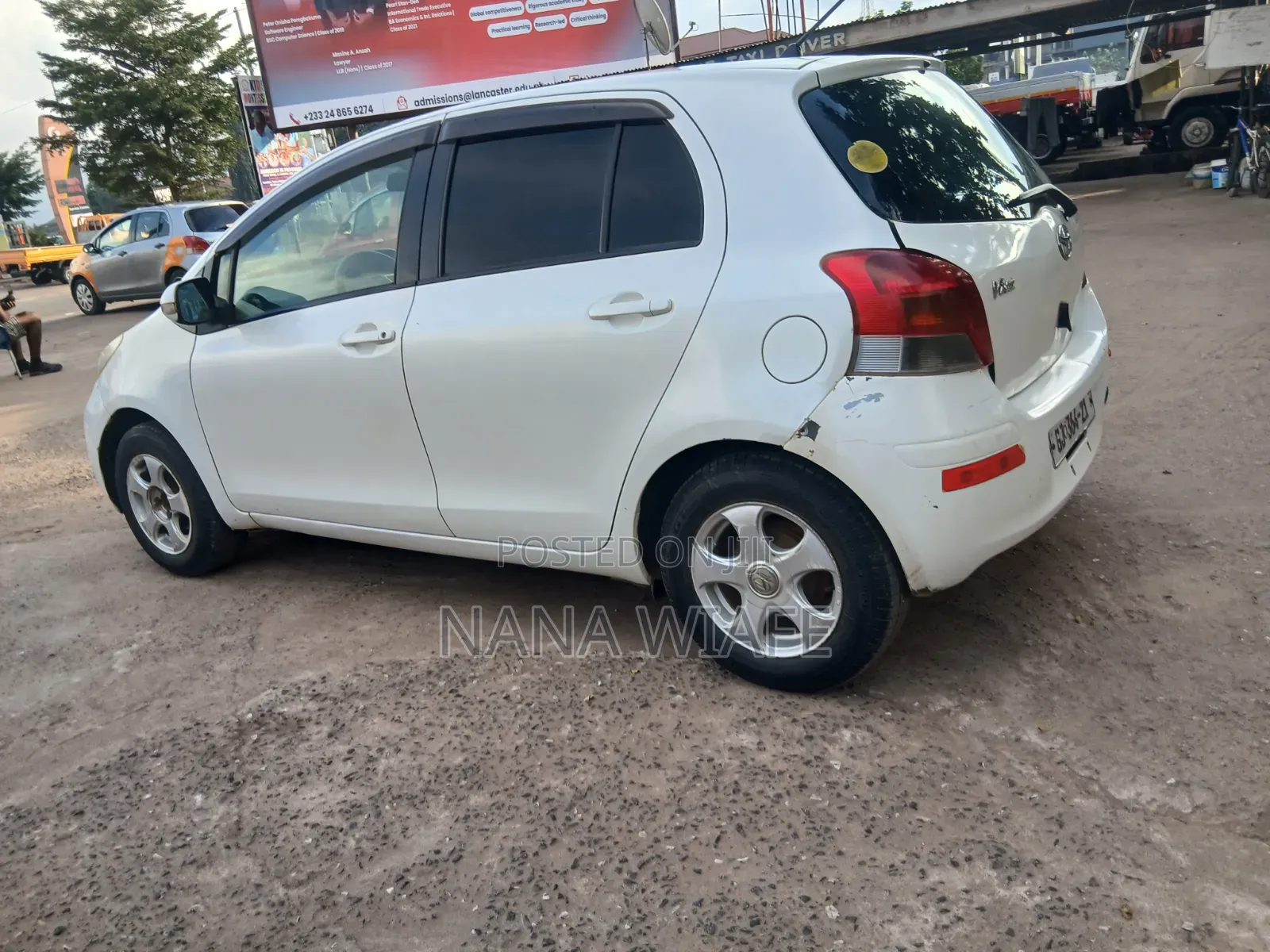 Toyota Vitz 2010 White