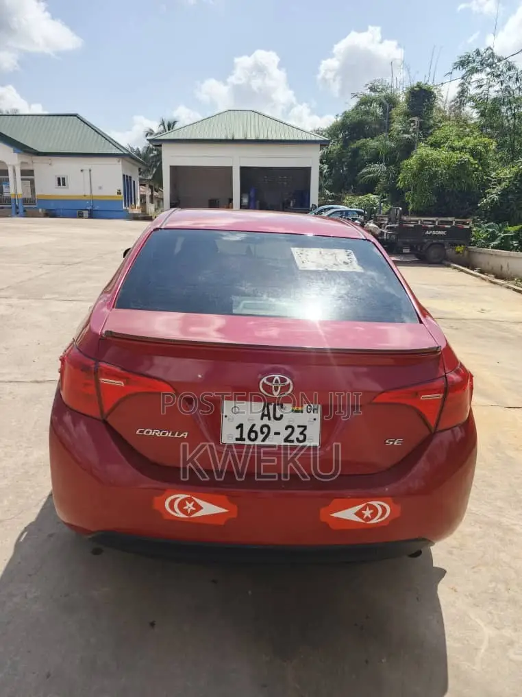 Toyota Corolla 2017 Red