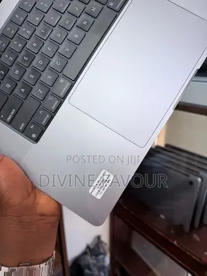 Laptop Apple MacBook Pro 2021 M1 16GB Apple M1 Pro SSD 512GB