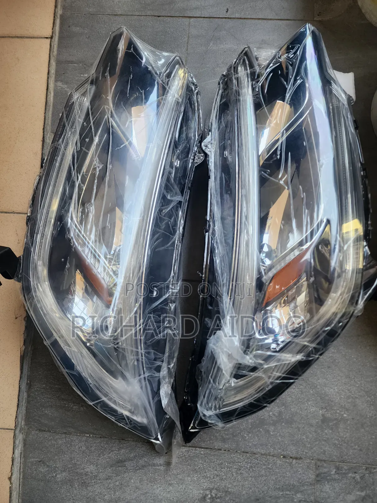 Honda CR-V 2015/2016 Headlight Led Type Available for sale · GH₵ 4,000 ...