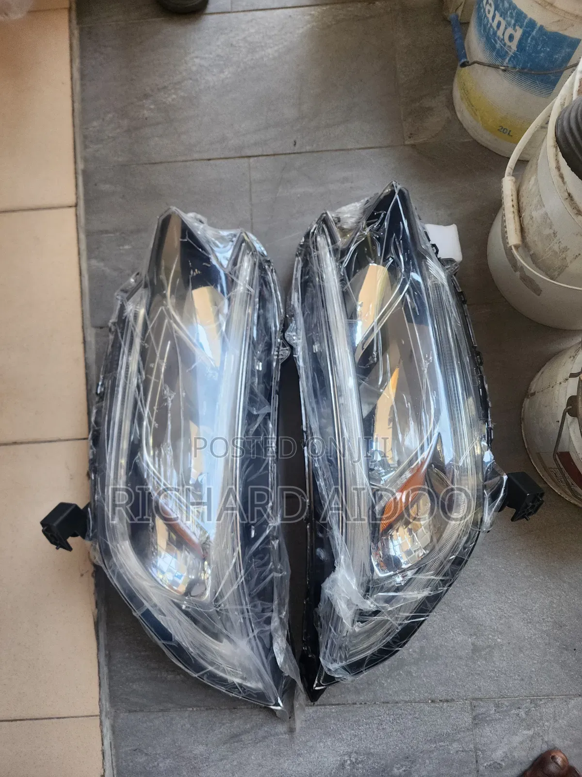 Honda CR-V 2015/2016 Headlight Led Type Available for sale · GH₵ 4,000 ...