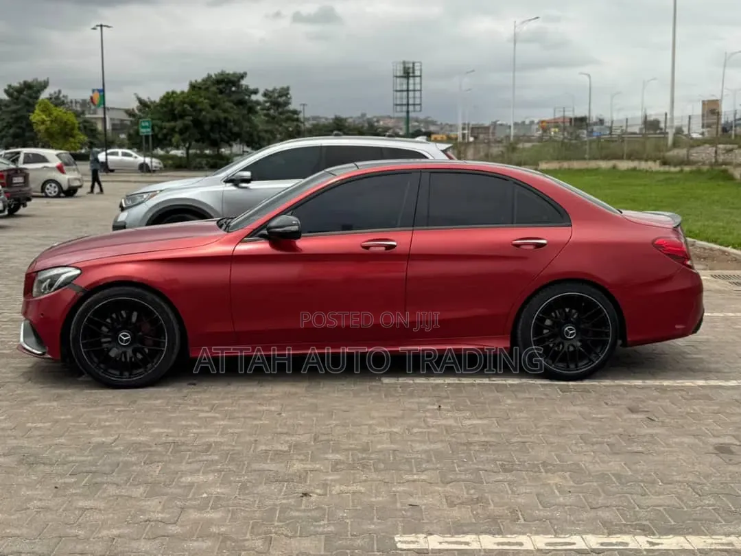 Mercedes-Benz C300 2016 Red