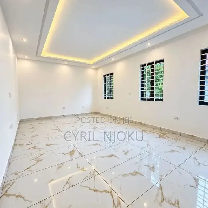 5bdrm Duplex in Sasaabi for sale