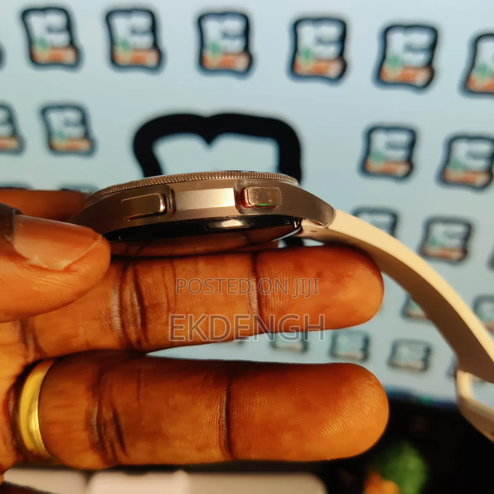 Samsung Galaxy Watch 4 Classic 46mm Silver + Case and Screen Protector