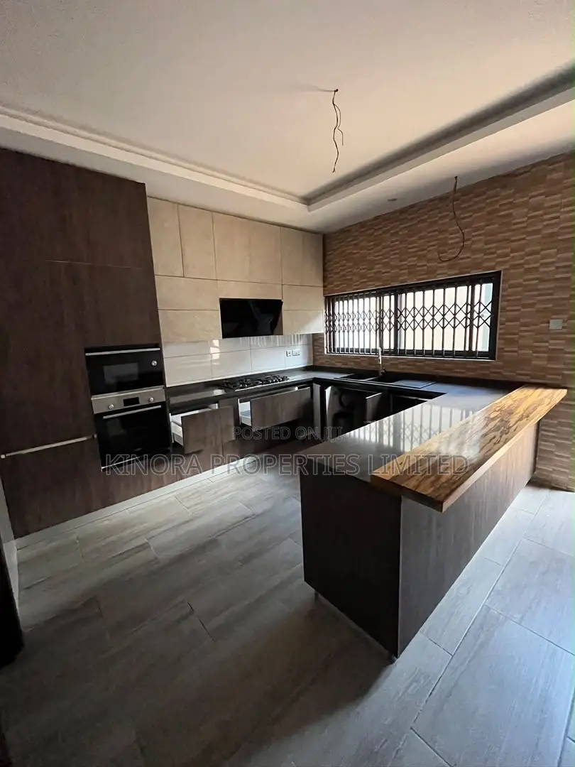 5bdrm Duplex in A&C Mall Area, East Legon for rent
