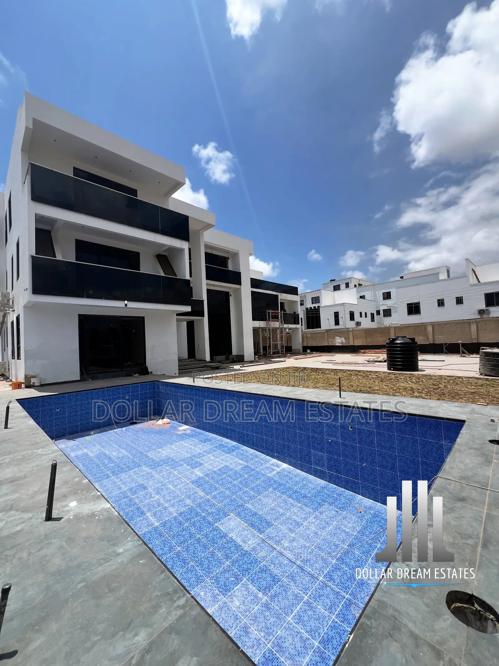 9bdrm House in Adjiriganor for sale