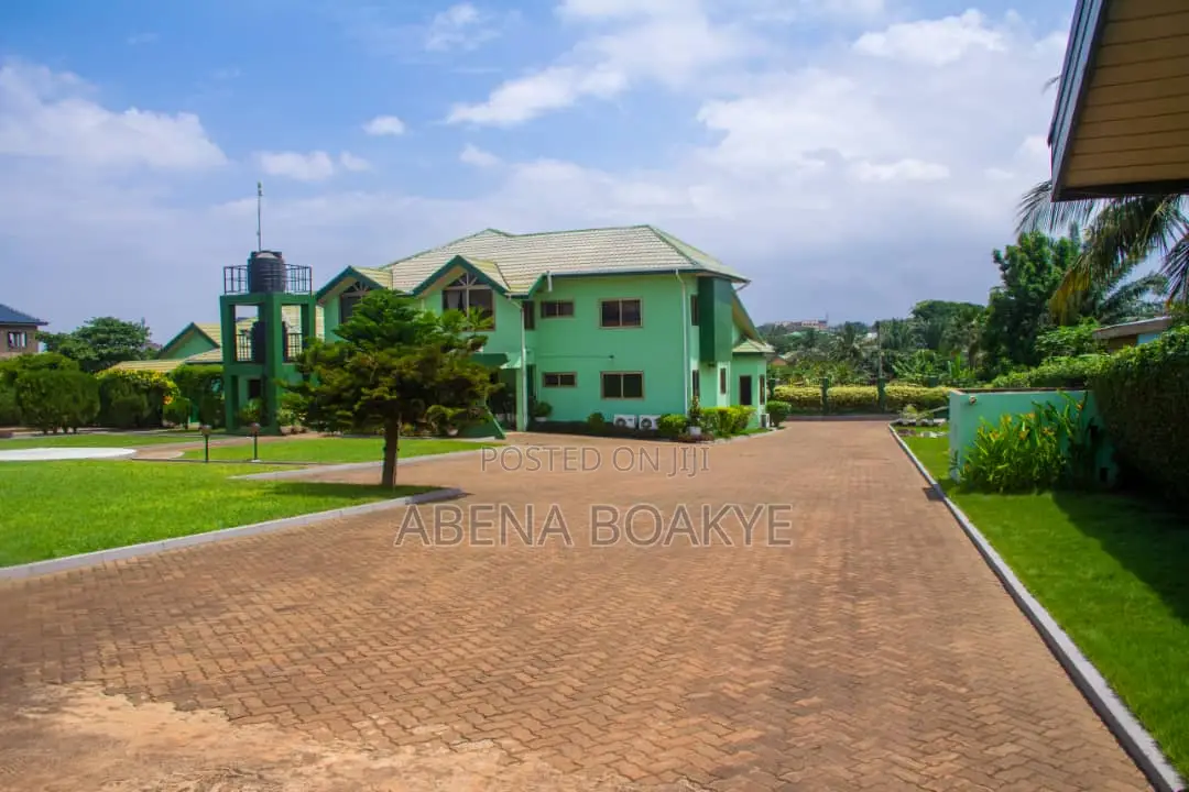 Furnished 7bdrm House in Owusu Ansah for sale