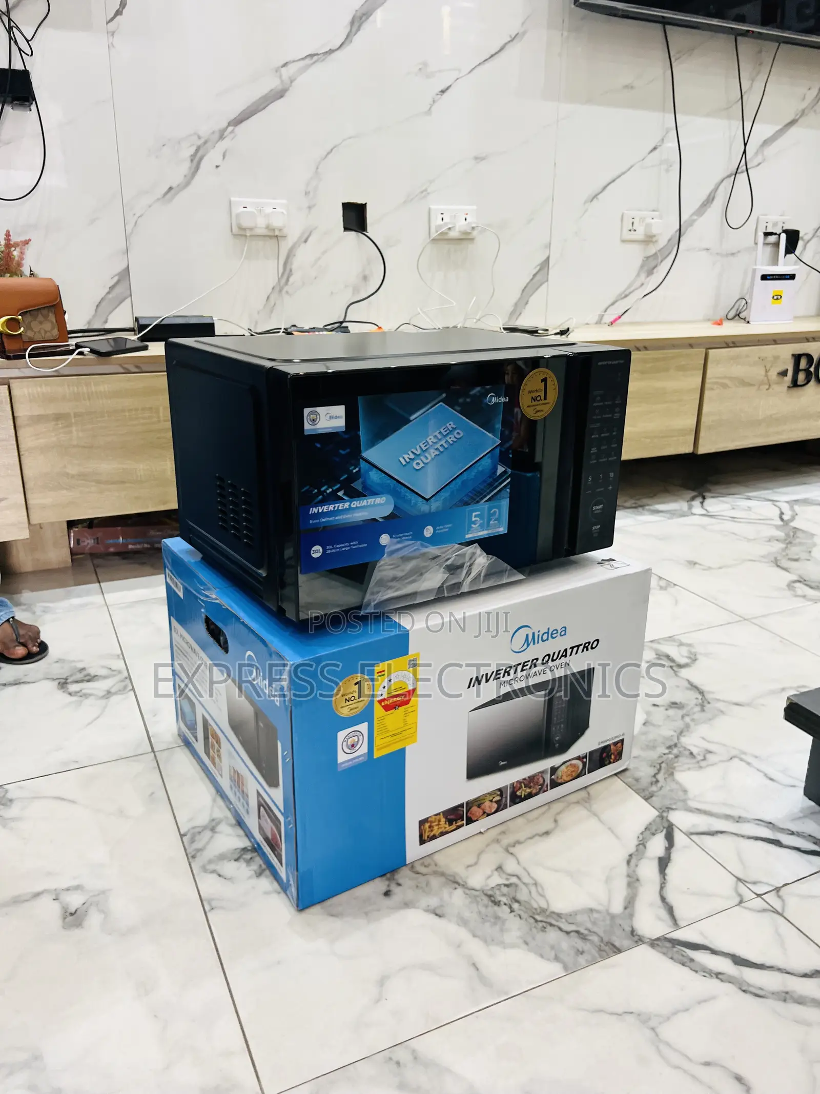 Better Deals Midea 30L Solo Microwave (EM9P032MO-B)900W Countertop