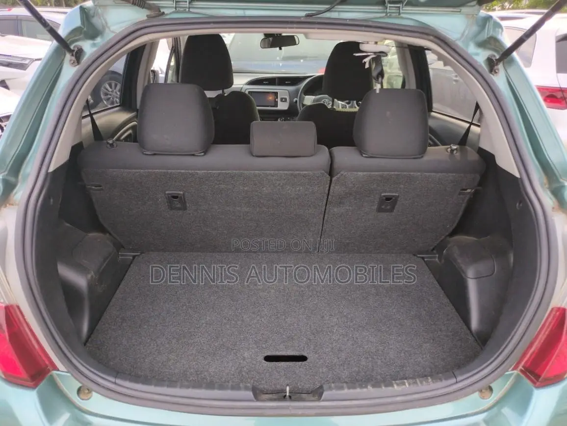 Toyota Vitz 1.3 FWD 5dr 2015 Green