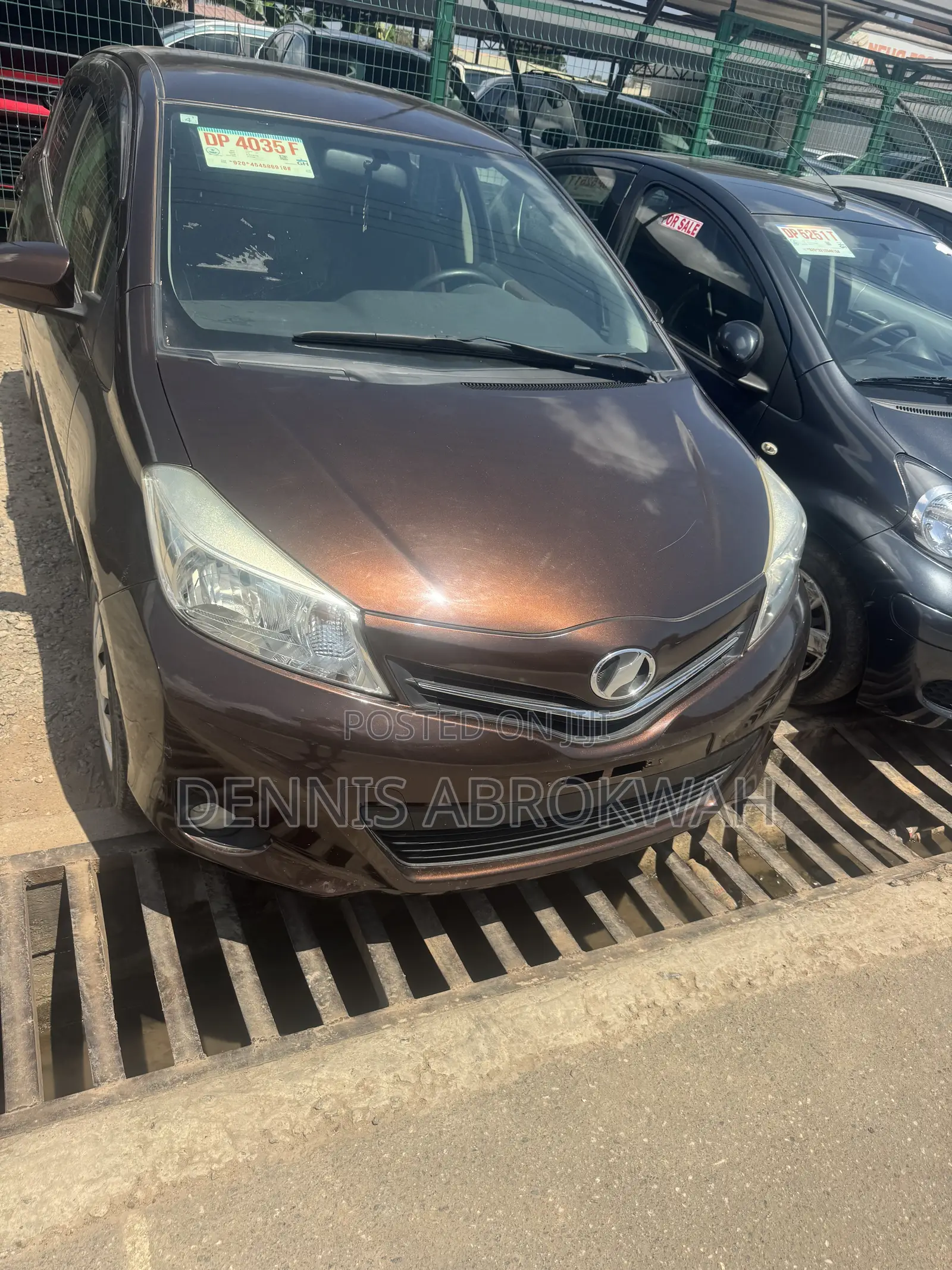 Toyota Vitz 1.3 FWD 5dr 2014 Brown