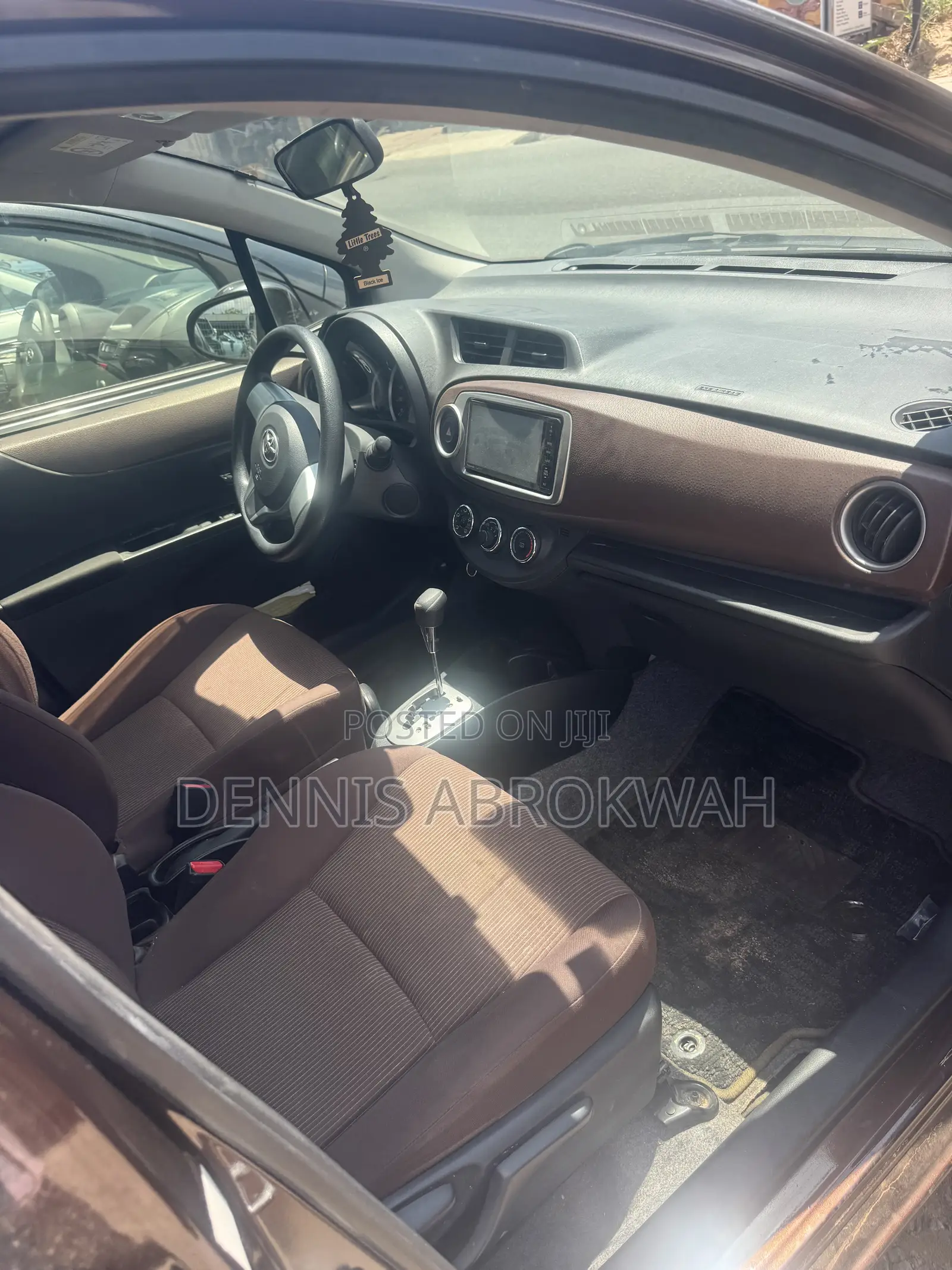 Toyota Vitz 1.3 FWD 5dr 2014 Brown