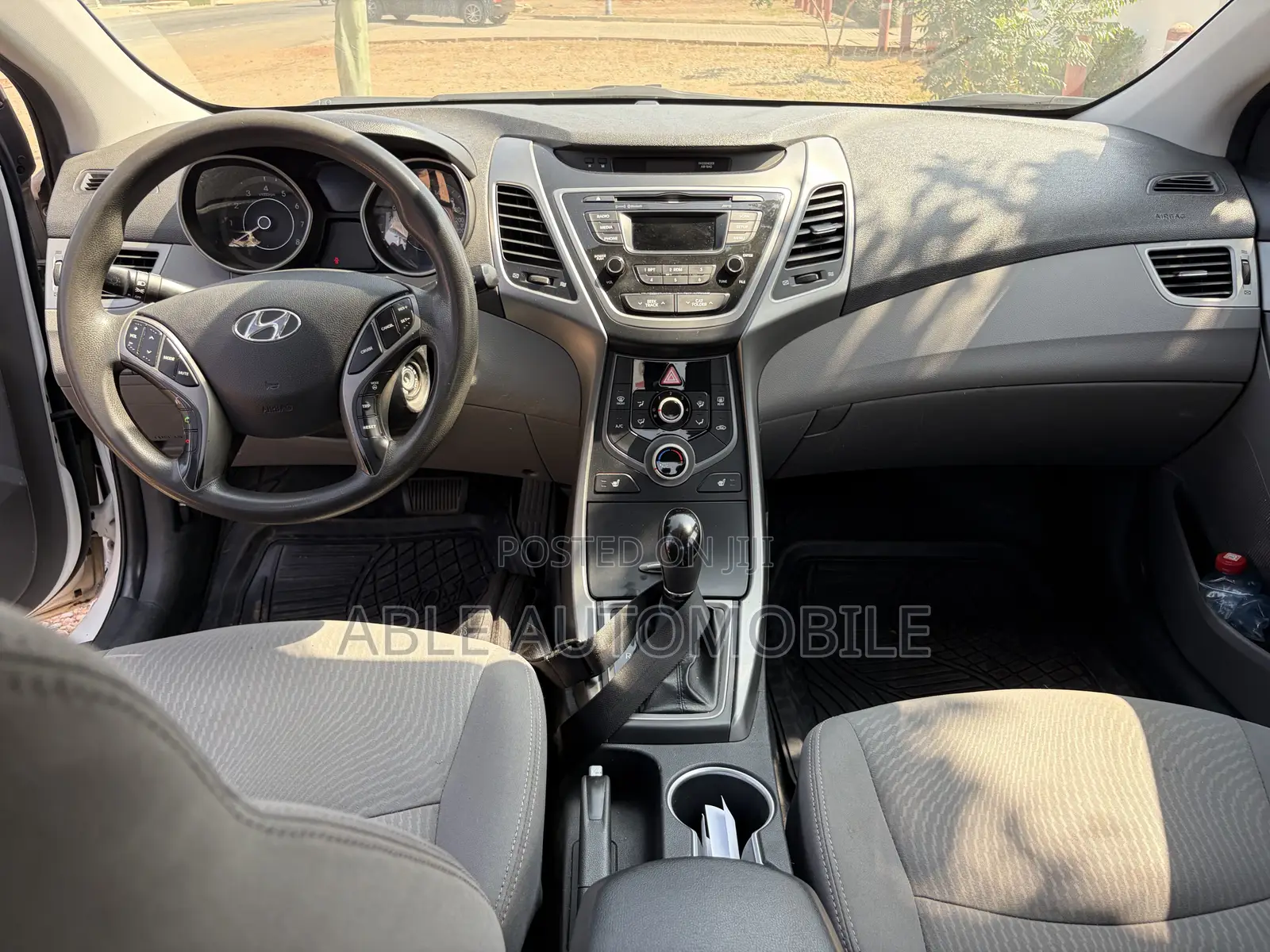 Hyundai Elantra SE 4dr Sedan (1.8L 4cyl 6A) 2014 White