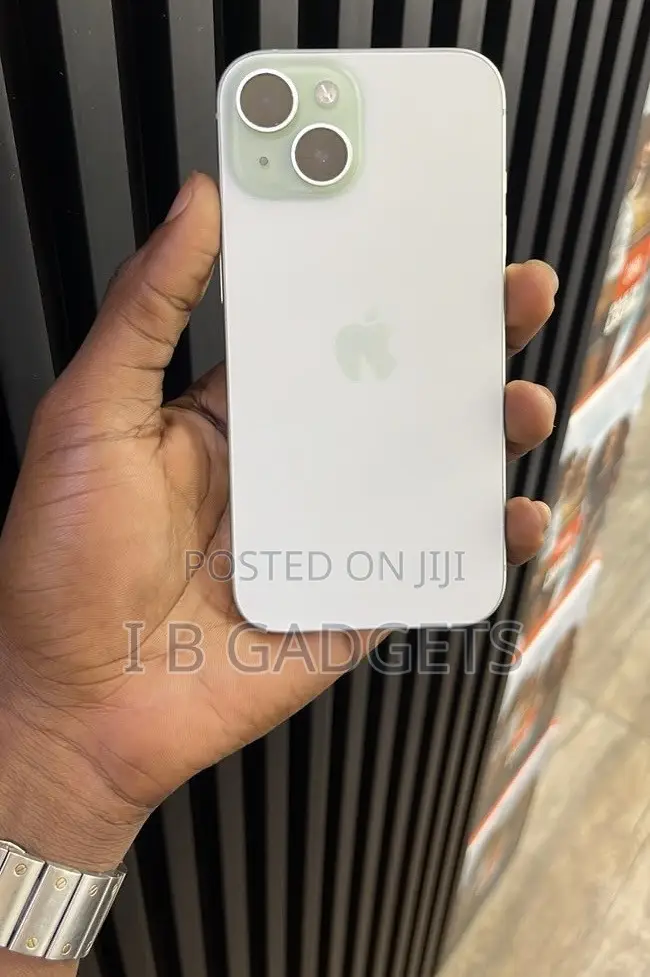 Apple iPhone 15 256 GB Green