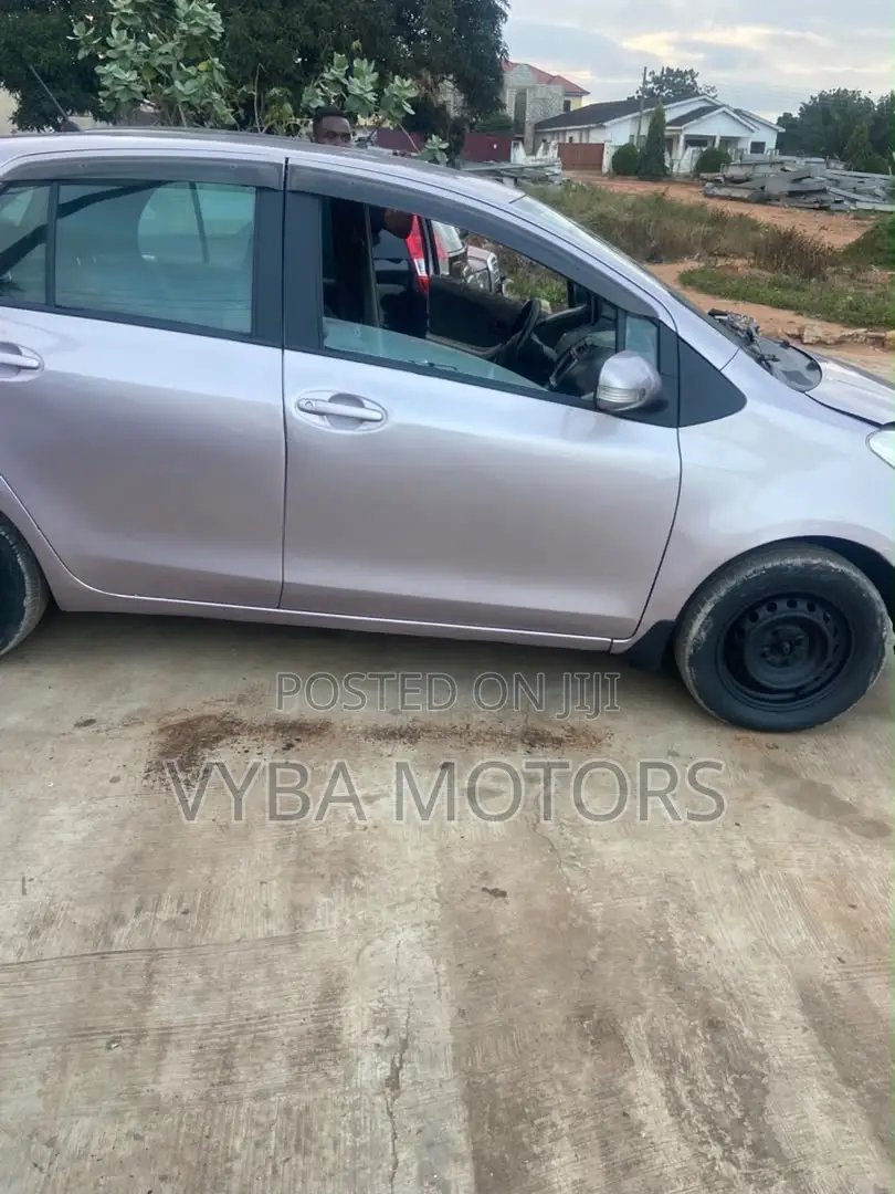 Toyota Vitz 2010 Burgundy