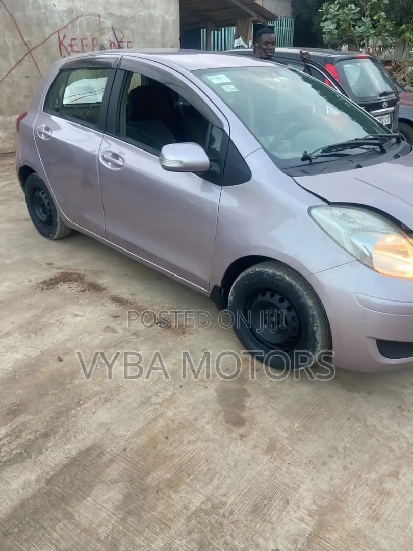 Toyota Vitz 2010 Burgundy