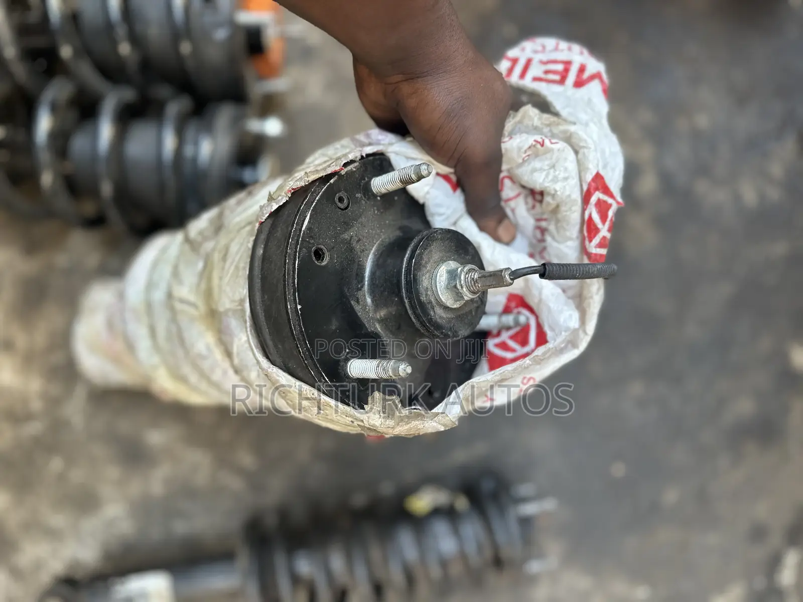 Escalade Front Shocks Sensor Type 2013-2015