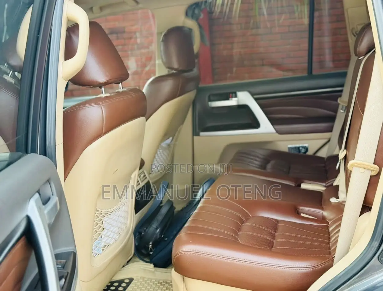 Toyota Land Cruiser 2023 Gray
