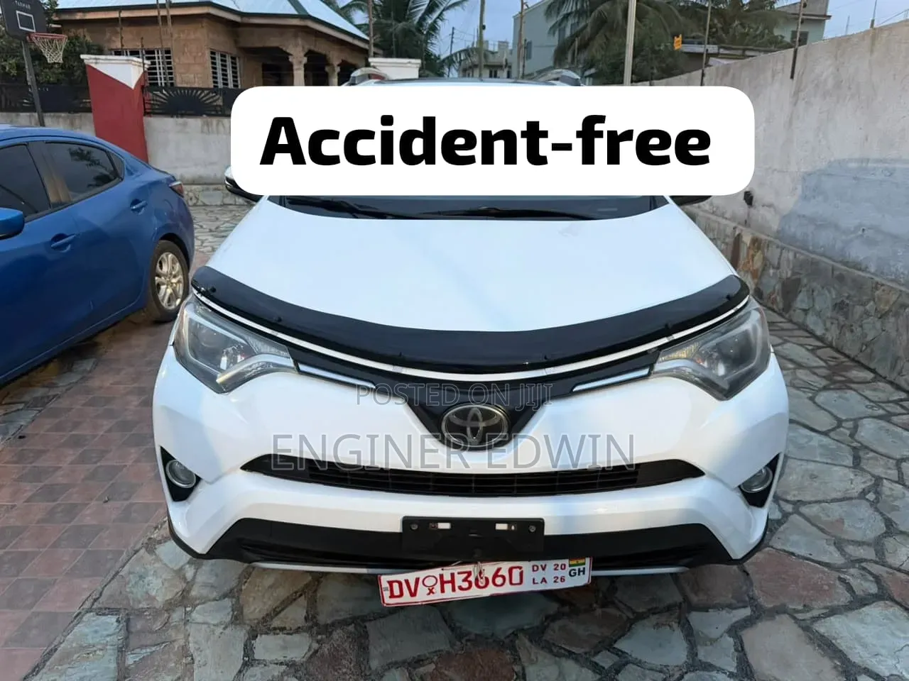 Toyota RAV4 XLE 4dr SUV (2.5L 4cyl 6A) 2018 White