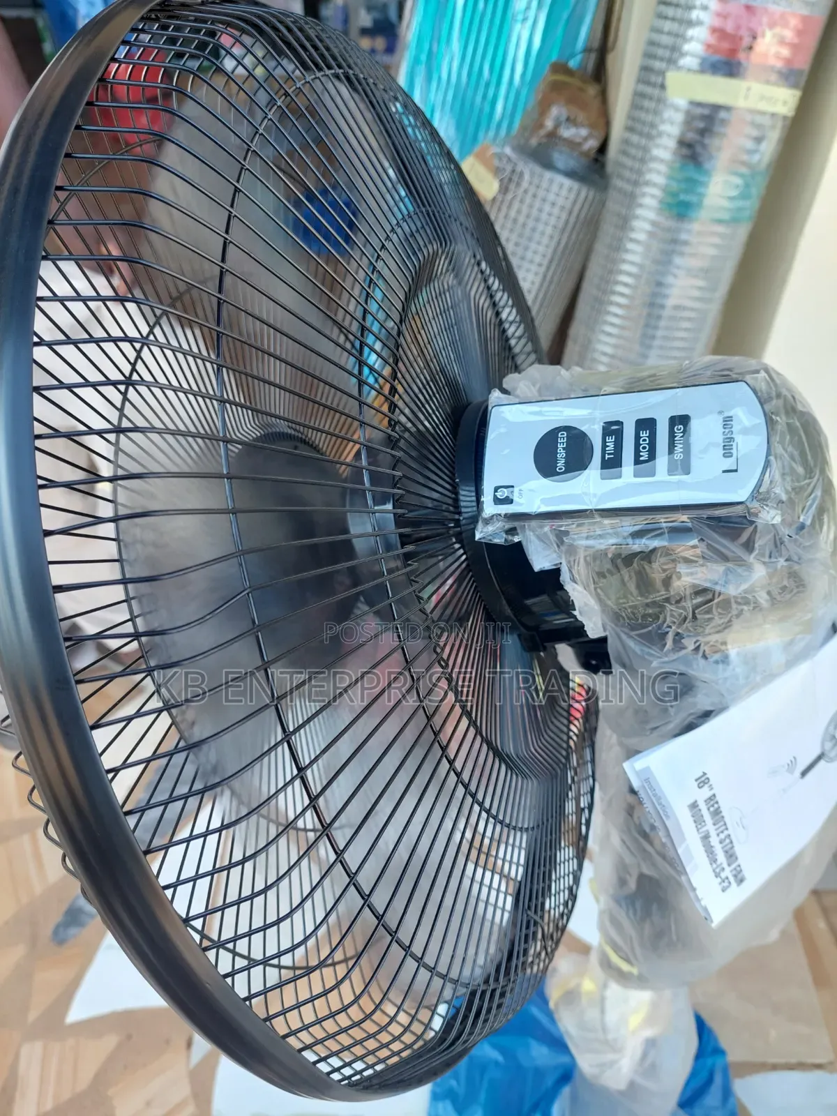 Black Longson Electric Fan With Remote