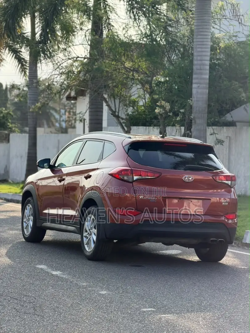 Hyundai Tucson 2016 Red