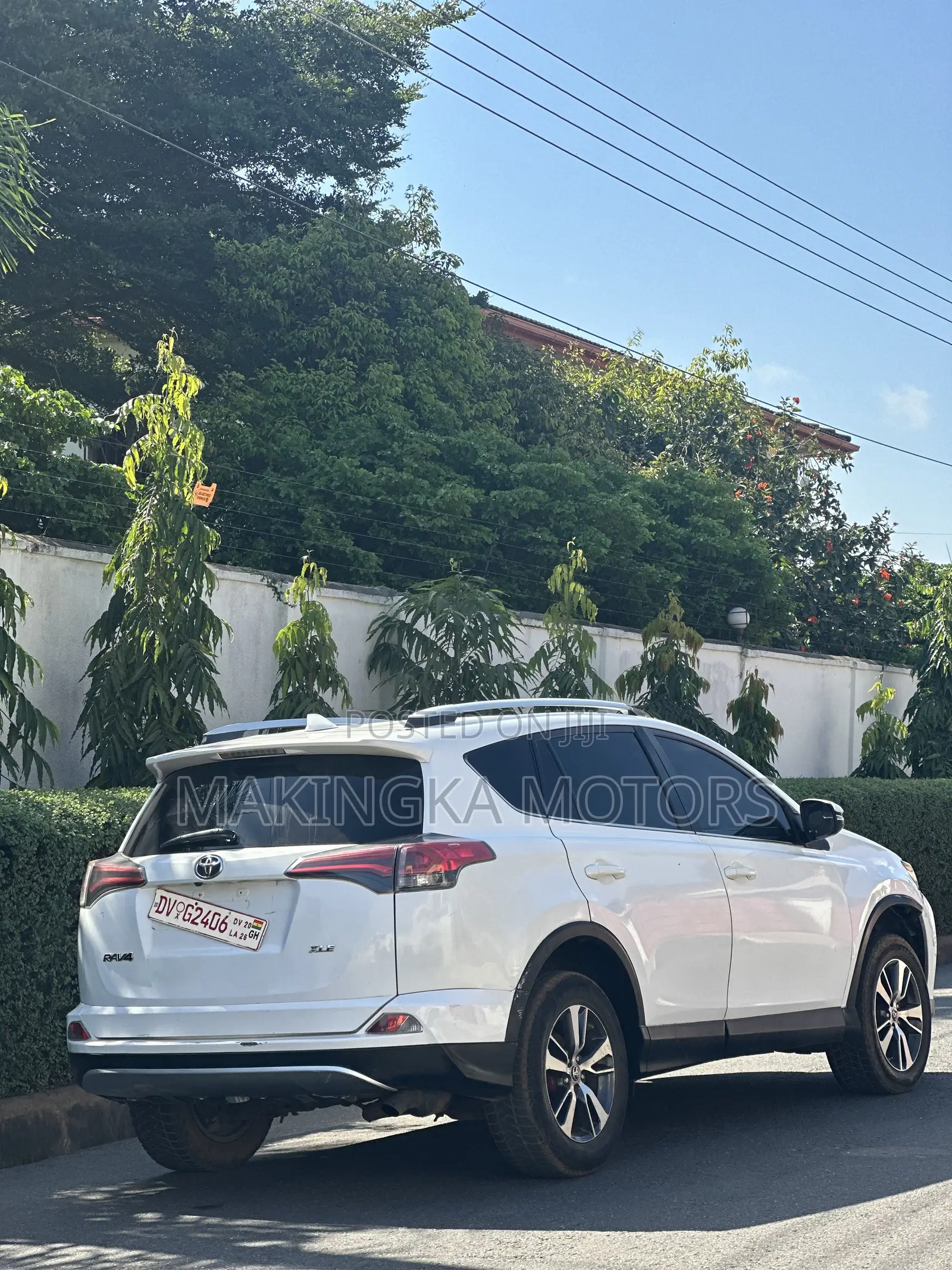 Toyota RAV4 XLE FWD (2.5L 4cyl 6A) 2017 White
